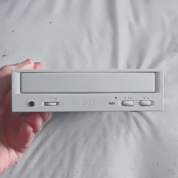 LG CD ROM  Drive CRD-8400B - Picture 2 of 8